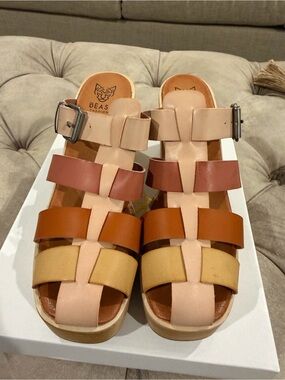 BEAST FASHION Women’s Multi-Strap Leather Slide Sandals in Cream, Tan, Brown